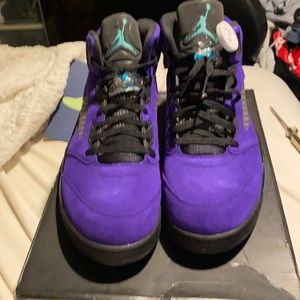 Jordan 5 retro alternate grape. Size 15 ds